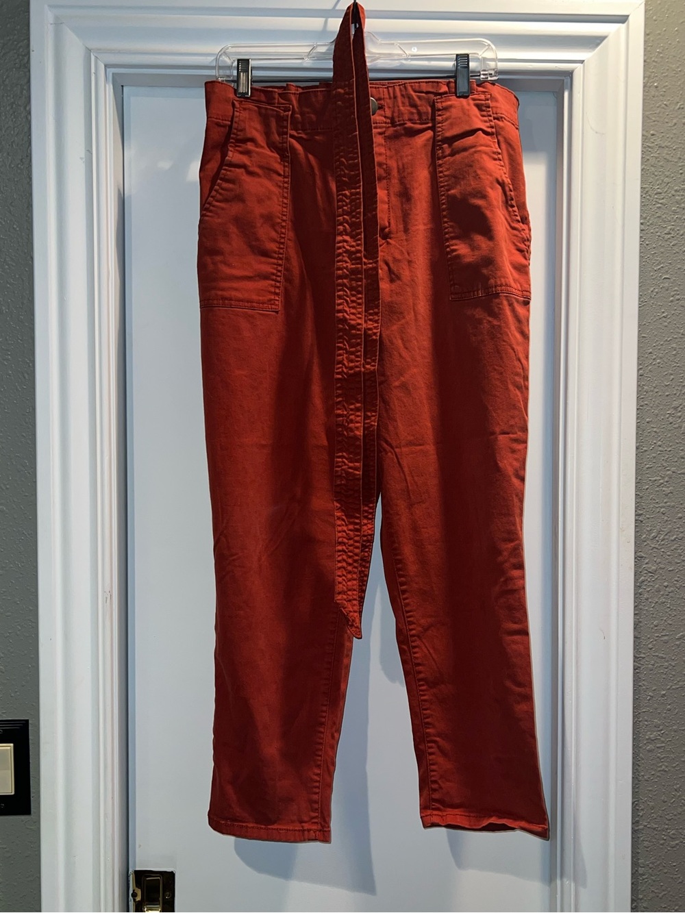 Women’s high rise skinny pants with tie belt
